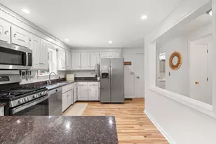 17 Custom St, Nashua, NH 03062 - Photo 9
