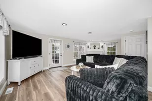 61 Barbara Ln, Hudson, NH 03051 - Photo 9