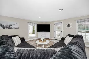 61 Barbara Ln, Hudson, NH 03051 - Photo 5