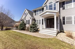 32 Olive Meadow Ln, Dover, NH 03820 - Photo 3