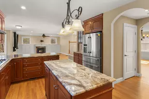 32 Olive Meadow Ln, Dover, NH 03820 - Photo 9