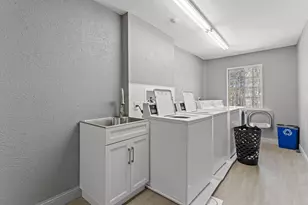 379 Huse Rd, Manchester, NH 03103 - Photo 31