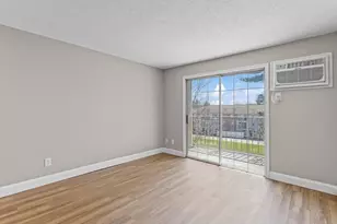 379 Huse Rd, Manchester, NH 03103 - Photo 11