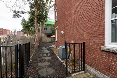 79 Pleasant Street #2, Manchester, NH 03101 - Photo 3