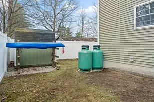28 Shore Dr, Salem, NH 03079 - Photo 31