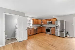 28 Shore Dr, Salem, NH 03079 - Photo 7