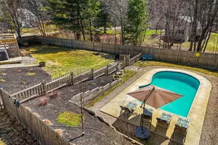 8 Muirfield Dr, Stratham, NH 03885 - Photo 9