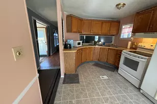 37 Christopher Ln, Fremont, NH 03044 - Photo 7