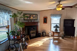 34 Shaw St, Rochester, NH 03867 - Photo 5