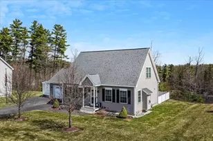 18 Crawford Ln, Hooksett, NH 03106 - Photo 3