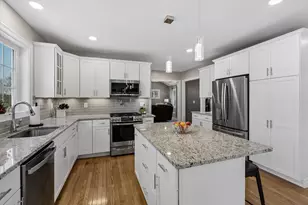 27 Scenic Dr, Manchester, NH 03104 - Photo 7