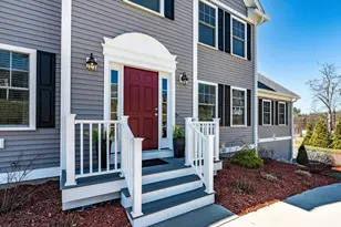 27 Scenic Dr, Manchester, NH 03104 - Photo 3