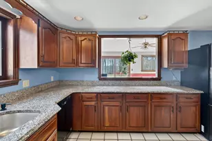 16 Berkeley St, Pelham, NH 03076 - Photo 7