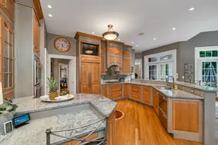 60 Riddle Dr, Bedford, NH 03110 - Photo 17