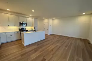 8B Dearborn Circle, Goffstown, NH 03045 - Photo 3