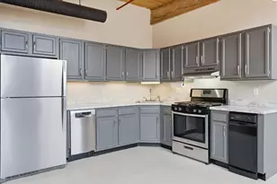 470 Silver St, Manchester, NH 03103 - Photo 3