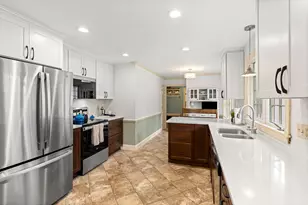 25 West Dr, Bedford, NH 03110 - Photo 9
