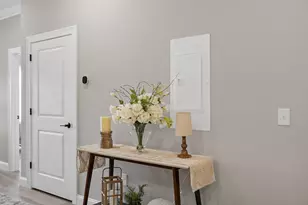 10100 S Willow St, Manchester, NH 03103 - Photo 15