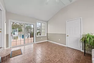 14 Beaver St, Nashua, NH 03063 - Photo 3