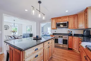 10 Dawn St, Salem, NH 03079 - Photo 5