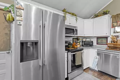 665 Walnut Street, Manchester, NH 03104 - Photo 31