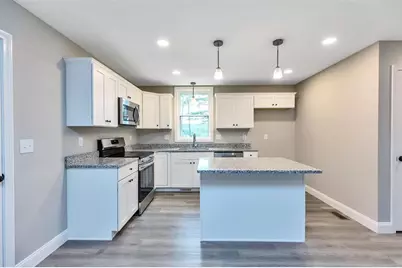 10 Phyllis Avenue, Raymond, NH 03077 - Photo 9