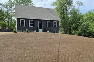 10 Phyllis Ave, Raymond, NH 03077 - Photo 1