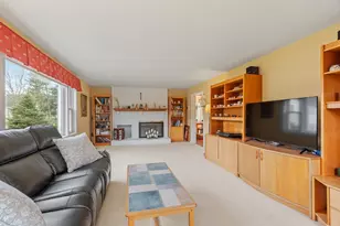 17 Bicentennial Dr, Nashua, NH 03062 - Photo 17