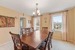 17 Bicentennial Dr, Nashua, NH 03062 - Photo 7