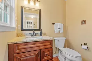 17 Bicentennial Dr, Nashua, NH 03062 - Photo 15
