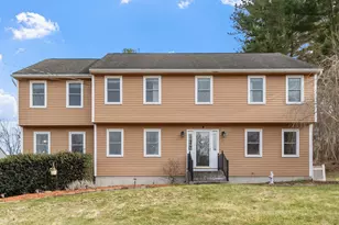 17 Bicentennial Dr, Nashua, NH 03062 - Photo 1