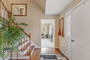 17 Bicentennial Dr, Nashua, NH 03062 - Photo 3
