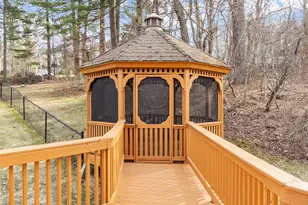17 Bicentennial Dr, Nashua, NH 03062 - Photo 35