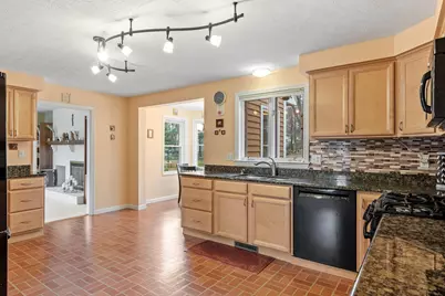 17 Bicentennial Drive, Nashua, NH 03062 - Photo 13
