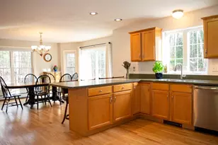 28 Fieldstone Dr, Dover, NH 03820 - Photo 5