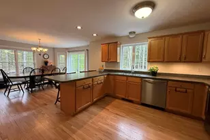 28 Fieldstone Dr, Dover, NH 03820 - Photo 3