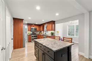 26 Wedgewood Dr, Londonderry, NH 03053 - Photo 5