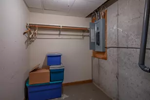 8 Veterans Rd, Amherst, NH 03031 - Photo 33