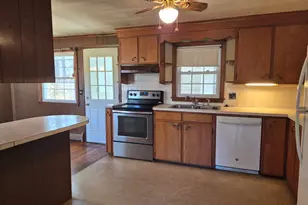 9 Moe St, Nashua, NH 03062 - Photo 9