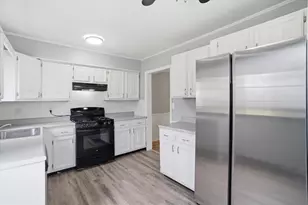 41 Dewey St, Manchester, NH 03103 - Photo 15