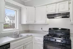 41 Dewey St, Manchester, NH 03103 - Photo 17