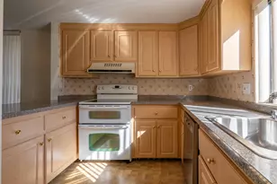 3 Essex Grn Dr, Merrimack, NH 03054 - Photo 5