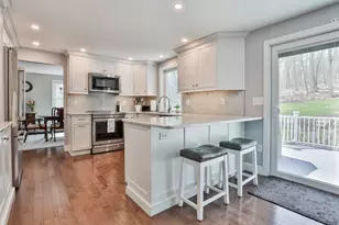 11 Erik St, Merrimack, NH 03054 - Photo 3