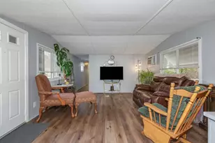 4 Clovercrest Dr, Nashua, NH 03062 - Photo 7