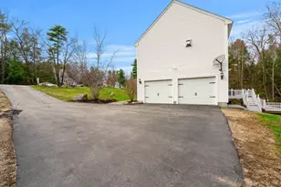 7 Samantha Ave, Raymond, NH 03077 - Photo 7