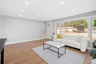 734 W Hollis St, Nashua, NH 03062 - Photo 11