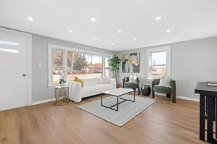 734 W Hollis St, Nashua, NH 03062 - Photo 9