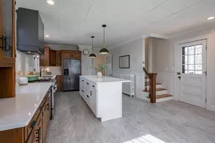 18 Manchester St, Nashua, NH 03064 - Photo 9