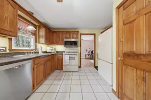 27 Winslow Farm Rd, Hudson, NH 03051 - Photo 11