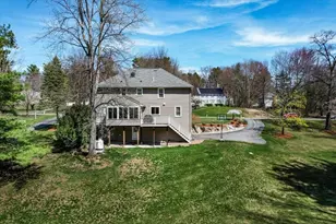 5 Nutfield Dr, Londonderry, NH 03053 - Photo 3